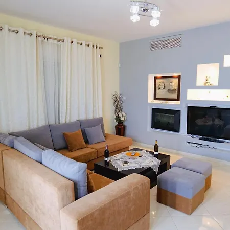 Fjorald Apartment *